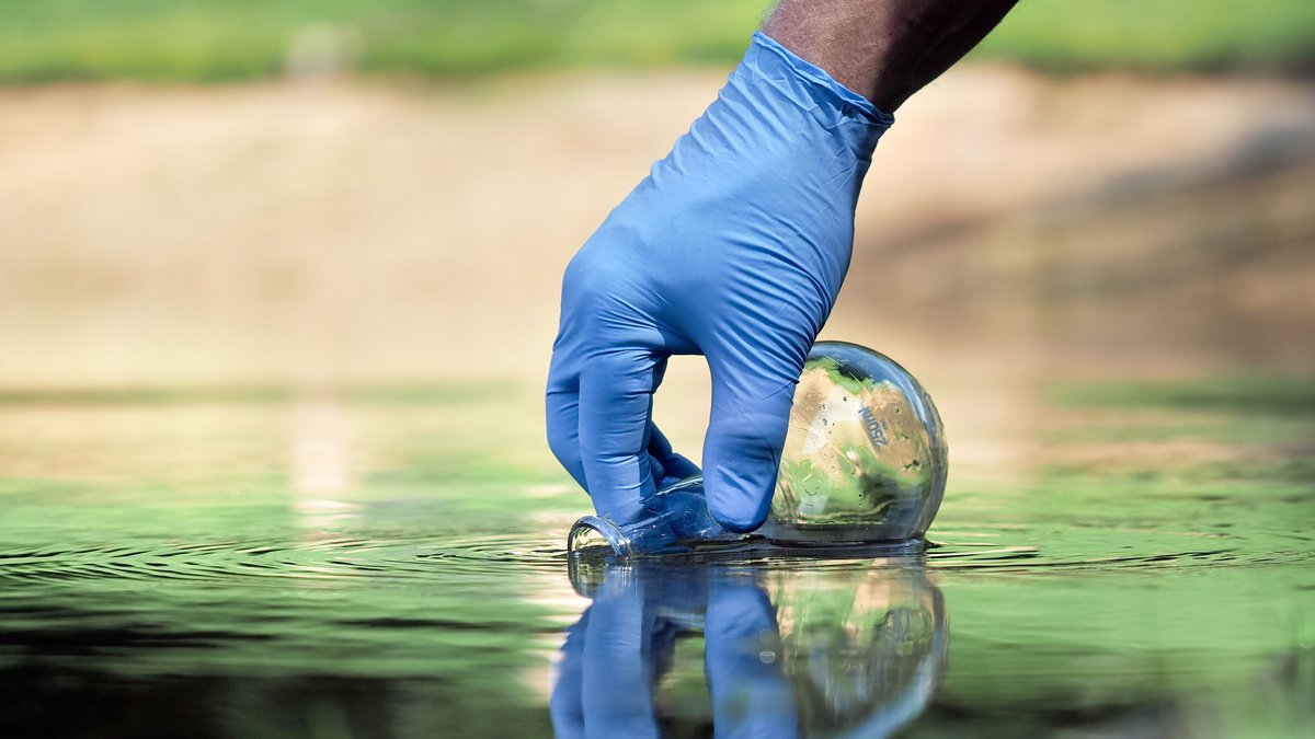 Bath Institute of Sustainability & Climate Change (@bath_ifs) on Twitter photo 🗞 "...only 10 daily samples from 10 #wastewater treatment plants are needed to provide anonymous and unbiased information on the health of 7 million people" - Professor <a href="/KasprzykHordern/">Barbara Kasprzyk-Hordern</a>
#epidemiology #covid19 #Chemistry bath.ac.uk/announcements/… 🗞 "...only 10 daily samples from 10 #wastewater treatment plants are needed to provide anonymous and unbiased information on the health of 7 million people" - Professor <a href="/KasprzykHordern/">Barbara Kasprzyk-Hordern</a>
#epidemiology #covid19 #Chemistry bath.ac.uk/announcements/…