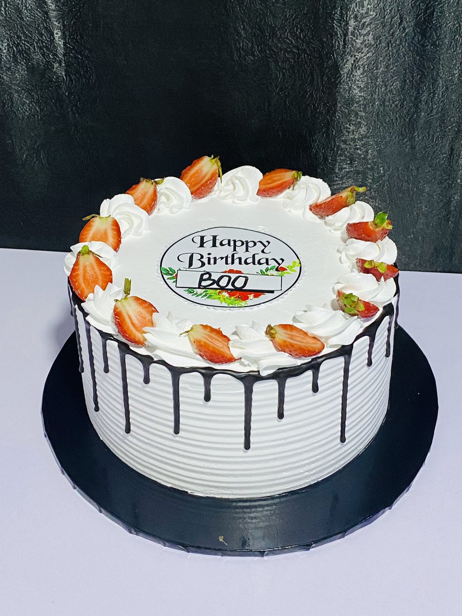 jumixit's tweet photo. Whipped cream cakes >>>>>>
#cakesinlagos #cakesinyaba #cakesinunilag #lagosbaker https://t.co/XGBWj79QWo