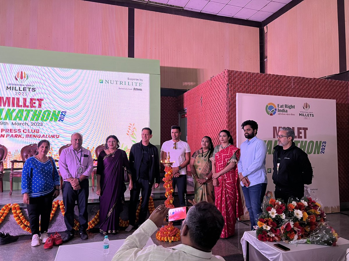 Sangram_Sanjeet's tweet photo. It was pleasure to flag off Millet walkathon 2023 at Press club Bangalore. Fssai &amp; Amway Nutrilite organised very well. Nice to meet all Bengaluru energetic people. Love all🙏❤️
#Sangramsingh
#milletwalkathon 
#milletyear2023 https://t.co/RS12cnPfhc