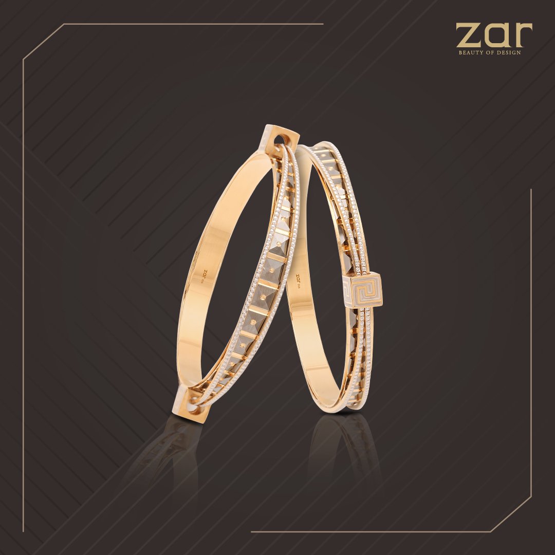 zarjewels's tweet image. Experience luxury like never before with ZAR Jewels.

A103484

#ZARJewels #GoldBangleSets #Jewels #BangleSets #Luxe #LuxuryJewellery #Feminity #Craftmanship #Bracelet #JewelleryDesign #GoldJewelry #JDH #WomensJewelry #FashionAccesssory #Enamel #Classy #BangleLove #IndianJewels