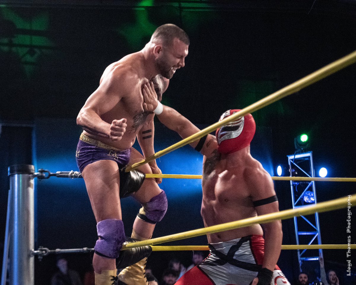 hvaclloyd's tweet photo. #yumyumgetyasum #OVW #OVWlive #@ovwrestling #nobodydoesitbetter #HappyWednesday #HistoricalDavisArena #Louisville https://t.co/9y3W8QTJue