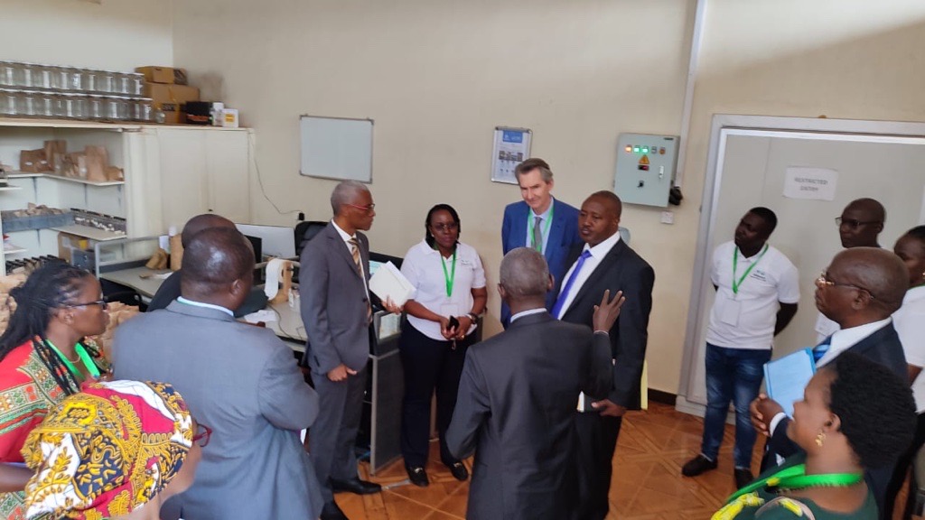 BiovIntCIAT_eng's tweet photo. @CGIAR Today we celebrated🥳strategic partners & stakeholders in #ESAregion & their contribution to Uganda's development🇺🇬
We need to rally partners to support research as a tool for addressing local problems BUT💡solutions must be co-created & made relevant to the context🎯 https://t.co/o7FqNtd6ba