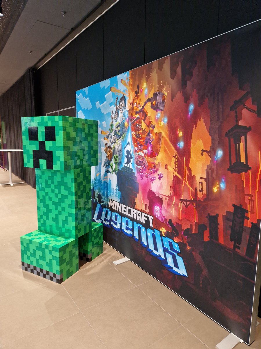 👀 #MinecraftLegends Release am 18. April. Gestern durften ausgewählte Creator*innen aus ganz Europa bereits einen exklusiven Eindruck gewinnen. <a href="/XboxDACH/">Xbox DACH</a>