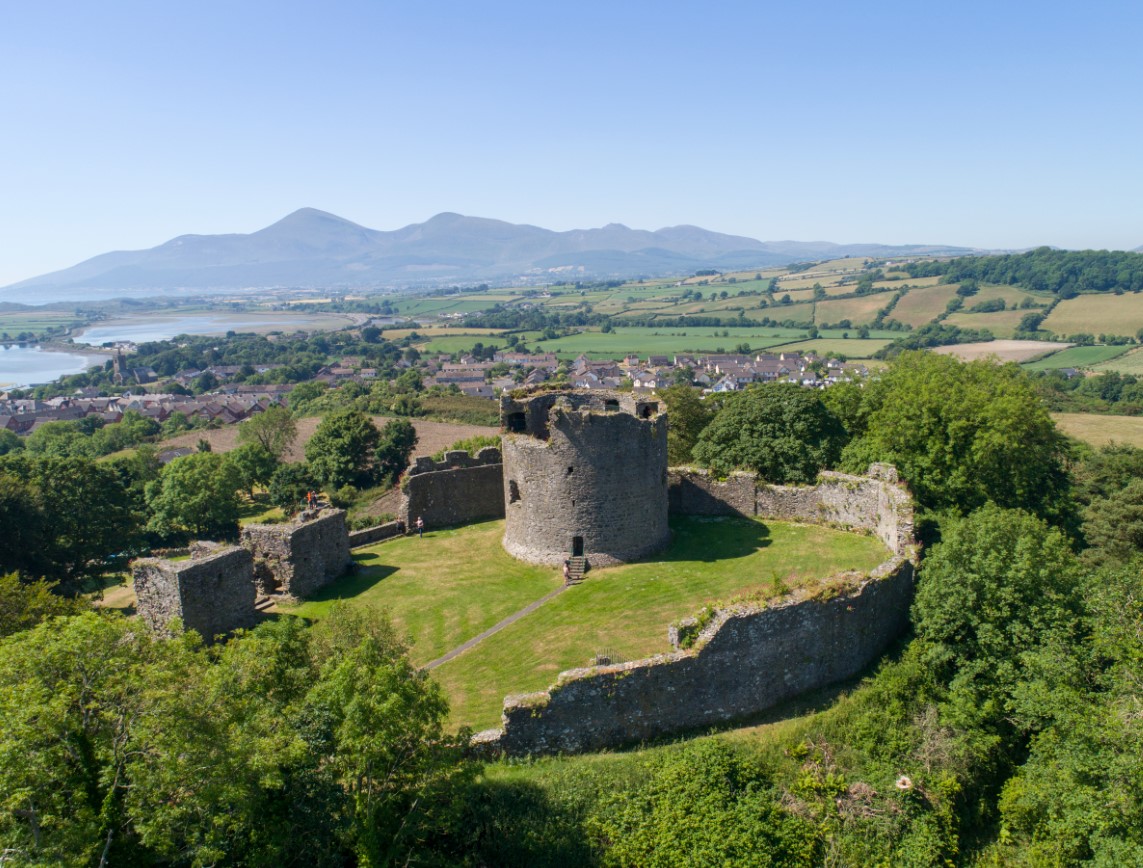 loveheritageNI's tweet photo. FREE Guided Tours will take place at Dundrum Castle this Sunday 26th March. Tour times will be 10am, 12 noon, 2pm and 3.30pm. No pre-booking necessary, on a first come basis. Come and hear first hand the history of Dundrum Castle built by John De Courcy around 1177
#DundrumCastle https://t.co/U6wdzAdCJJ