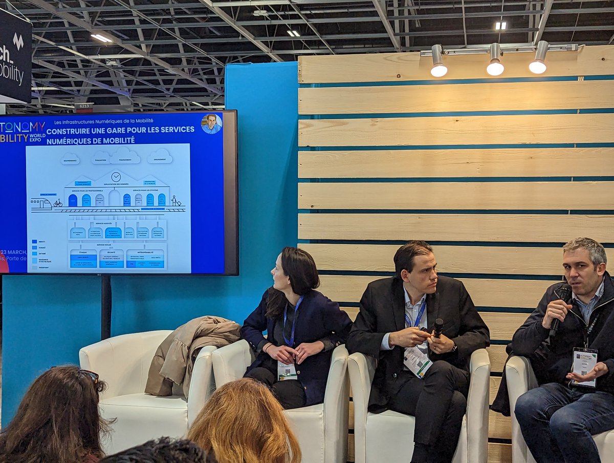 JulieBraka's tweet photo. Les infrastructures numériques de #mobilité présentées par @ghislaindelabie  de la @fab_mob, Frédéric Laithier @flowbirdFr et Héloïse Georgeault du @Covoitbetagouv 

#awme #autonomy https://t.co/tqNZUT6PbQ