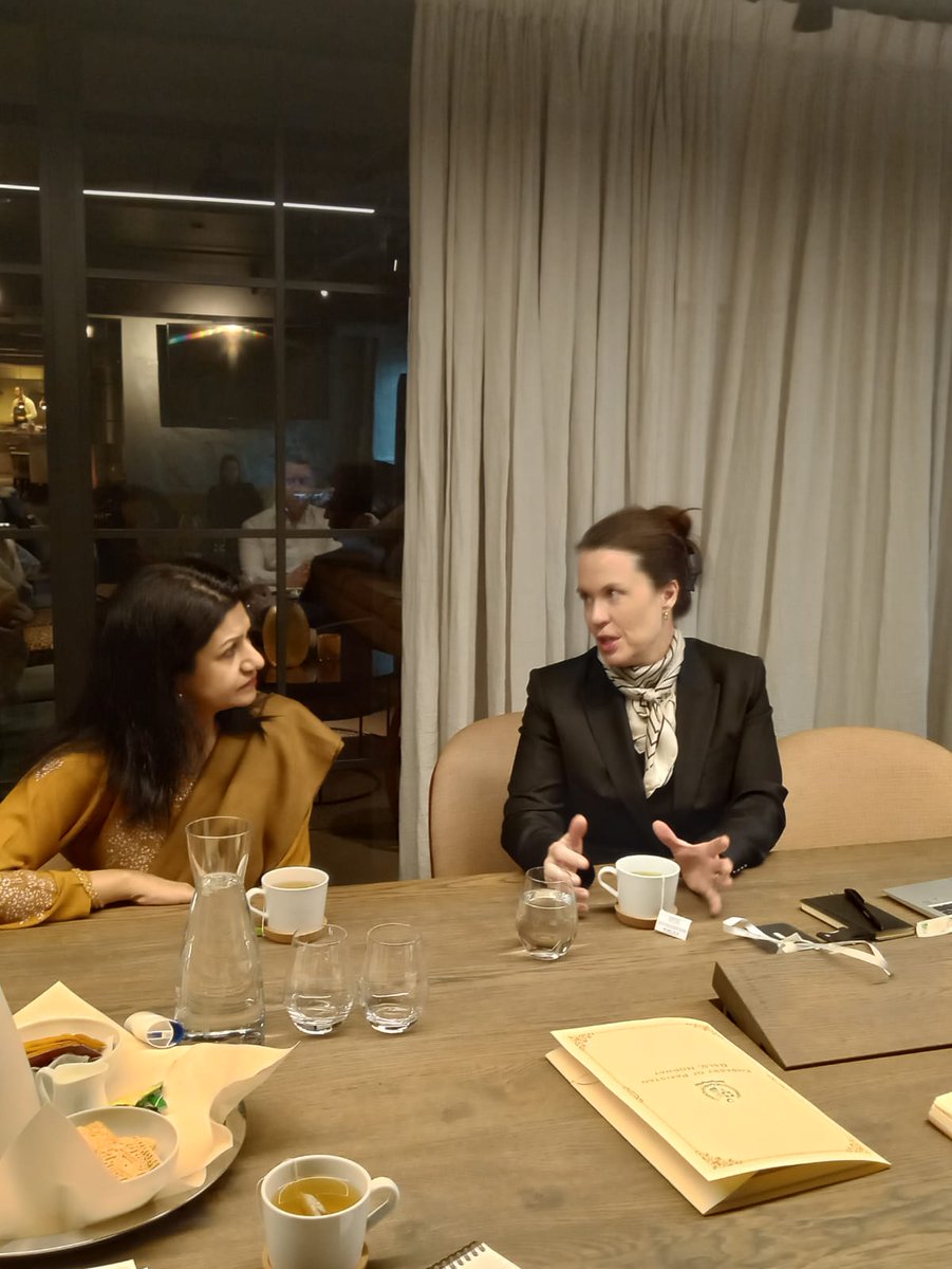 PakinNorway's tweet photo. Fruitful meeting held b/w Ambassador Saadia Altaf Qazi and Sissel Skogly, Commercial Director, Oslo Chamber of Commerce today. Prospects of enhanced trade and investment cooperation between🇵🇰 &amp;🇳🇴 were discussed.1/2 @ForeignOfficePk  @PkPublicDiplo @tdap_official @msaleemakhtar18 https://t.co/qKeYCSYGIw
