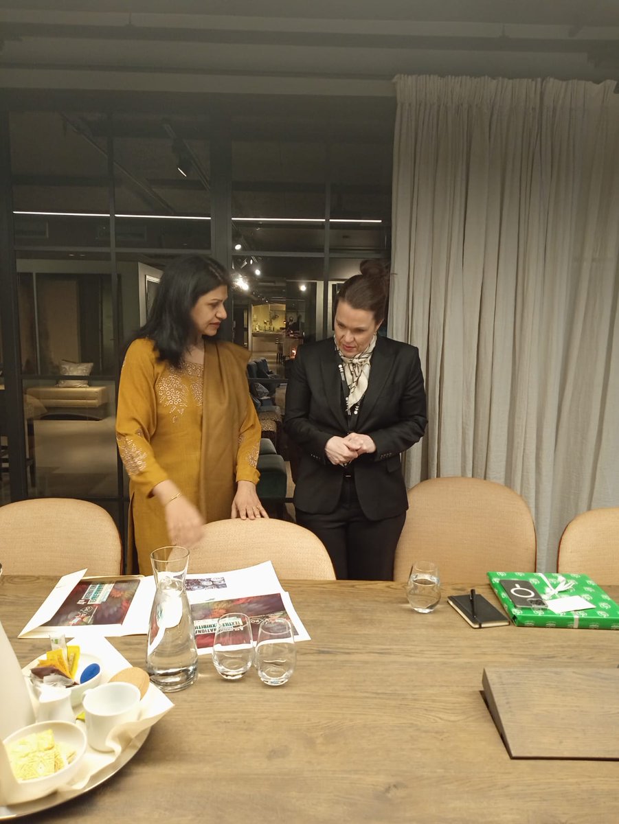The Ambassador requested for wide dissemination of TEXPO 2023 scheduled on 26-28 May 2023 among registered members of the Chamber as well as other potential textile/leather importers in Norway. Both sides agreed to closely collaborate for mutually beneficial partnership. 2/2