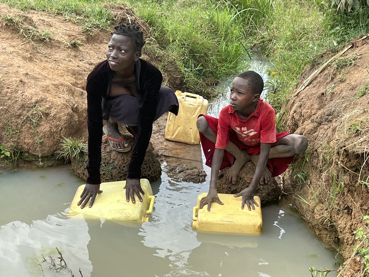 SusanORourke3's tweet photo. Access to clean water: 1) reduces disability rate, 2) improves health outcomes, 3) reduces gender-based violence, 4) increases girls’ education, 5) improves quality of life - especially for women. Everyone deserves clean water! @VCAYA_USA #WorldWaterDay https://t.co/CL3oyhEG5Y