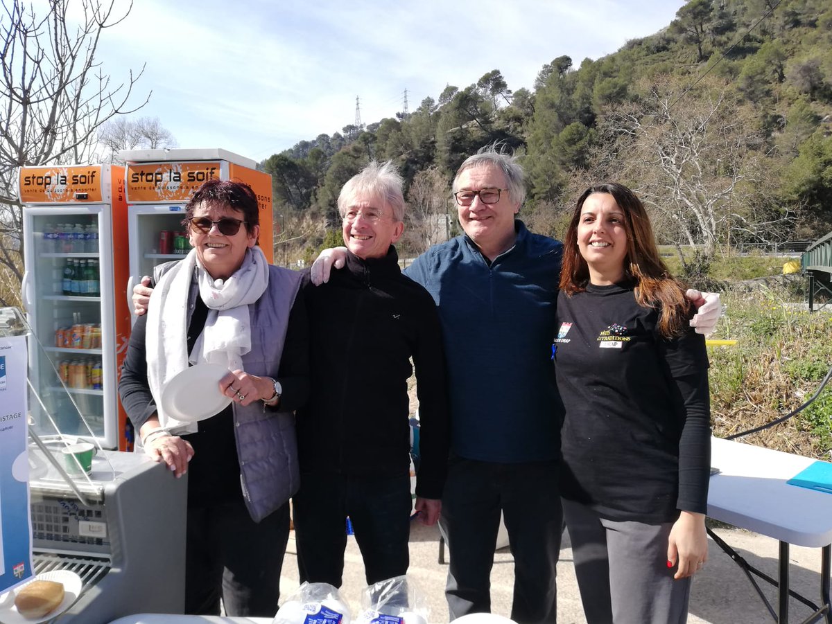 LCancer06's tweet photo. Le Défi Bleu continue à #Drap  🎉

Animations sportives, zumba, tombola... et sensibilisation au #dépistage du #cancercolorretal, c'était ce weekend pour #MarsBleu ! 

🙏 Merci à @nardelli_robert, Maire de #Drap, son équipe, ainsi qu'à l'ensemble des participants ! https://t.co/SyAlyw53O9