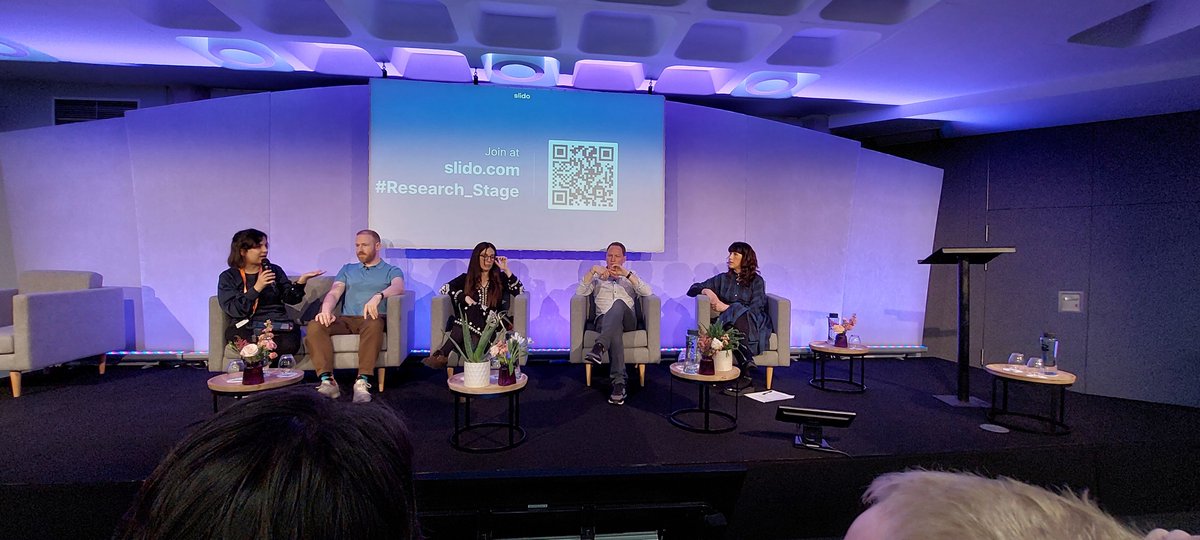 Day 2 of @turinginst #AIUK, at the 'Can AI save the planet?' panel - really happy to see questions relating to climate justice coming through from the audience!