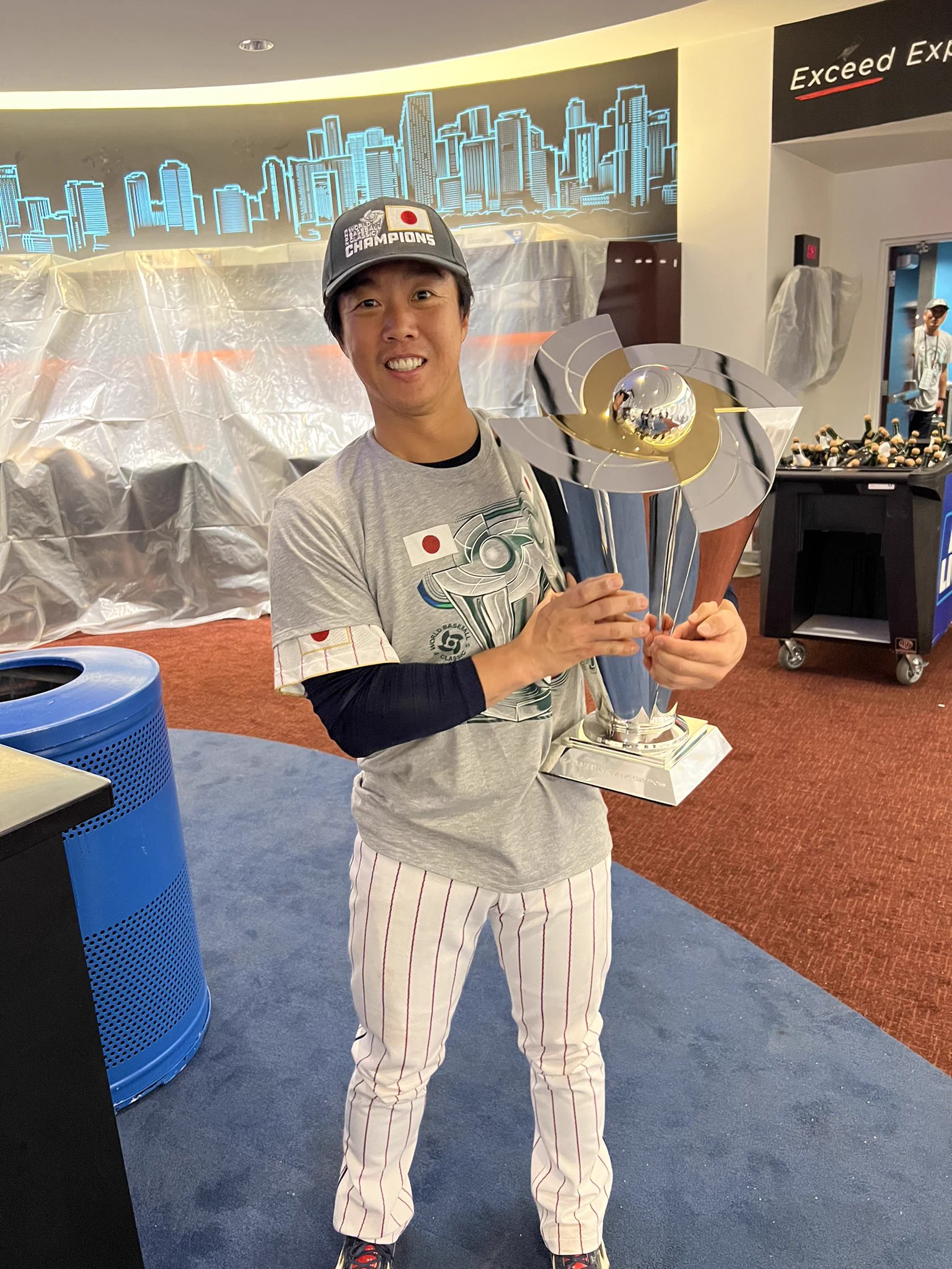 値下げ不可 ディマリニ 鶴岡 慎也 支給品 NPB Fr0euB2XoAMunhf?format=webp&
