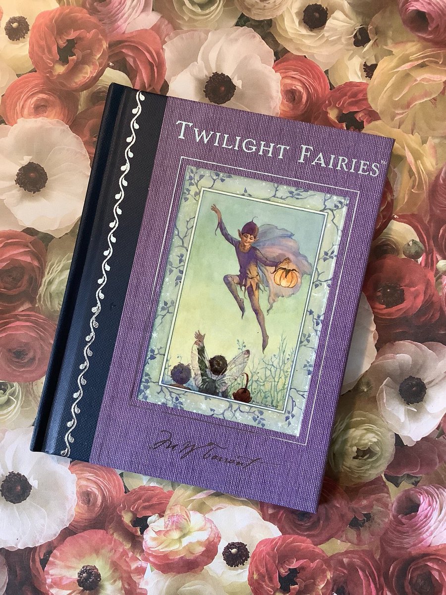 WatsonsVintage's tweet photo. NEW LISTING This is a TRULY BEAUTIFUL Little #FairyBook in my #etsy shop VINTAGE 2002 'Twilight Fairies' illustrated by #MargaretWTarrant - Original #Poetry by #MarionStJohnWebb #PrettyBook #FairyLoverBookGift https://t.co/Sjl7skGZyE #TwilightFairies #Fairies https://t.co/Gnp8NPBpxY