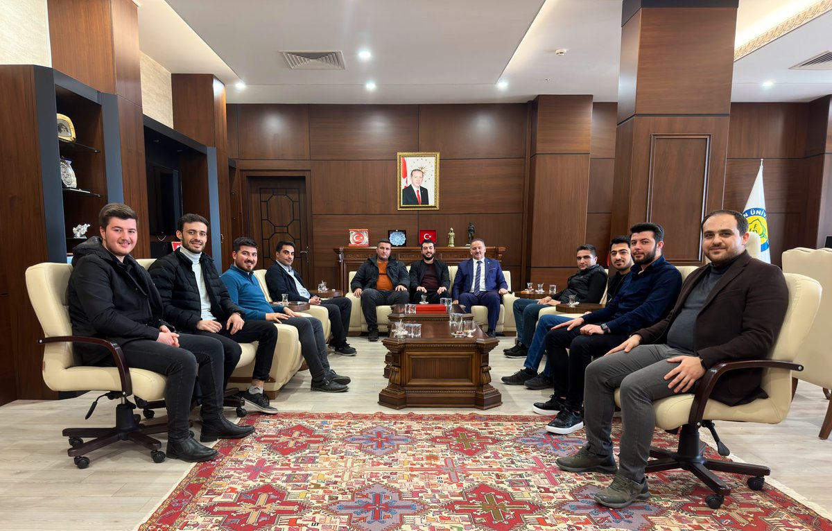 Güllüoğlu ailesi olarak, Harran Üniversitesi Rektörlüğüne atanan Prof. Dr. <a href="/mtahirgulluoglu/">Prof. Dr. Mehmet Tahir GÜLLÜOĞLU</a> ziyaret edip hayırlı olsun dileklerimizi ilettik, kendisine görevlerinde muvaffakiyetler diliyoruz.