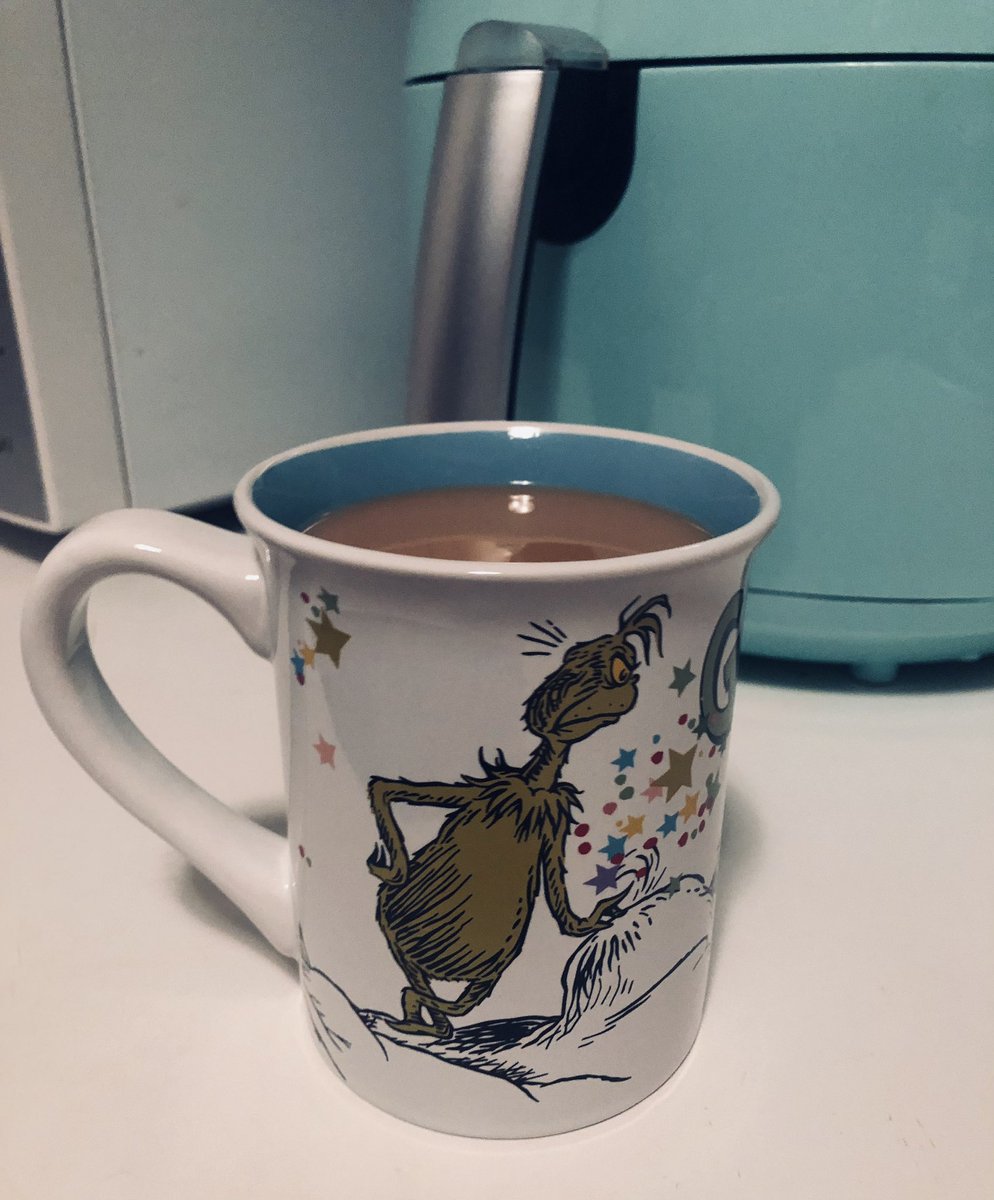 lambert_lynda's tweet photo. Drinking coffee in my new Grinch mug. Christmas gift from sister. She knows. Have a great day!! 💚🎄☕️#twohundredseventyeightsleeps #CinnamonRollOatMilk #CoffeeTime #NotRushingIt #ReadyForSpring https://t.co/ncnpL0GeCa