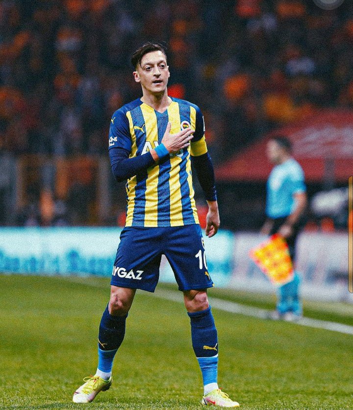 12numaraorg's tweet photo. Yıllar geçse de unutulmayacak bir gol… 🟡🔵🙌 @M10 https://t.co/YrWYejA7XY
