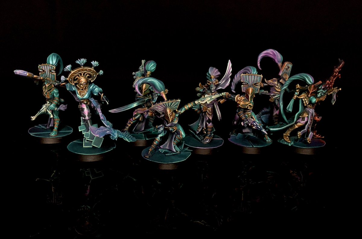 Here’s my Harlequin Kill Team, the Pantheonic Players! Went for more Cirque de Soleil look. ハレクインキルチーム完成しました！次は1000ptへ！#WarhammerCommunity #PaintingWarhammer #paintingminiatures #wepaintminis