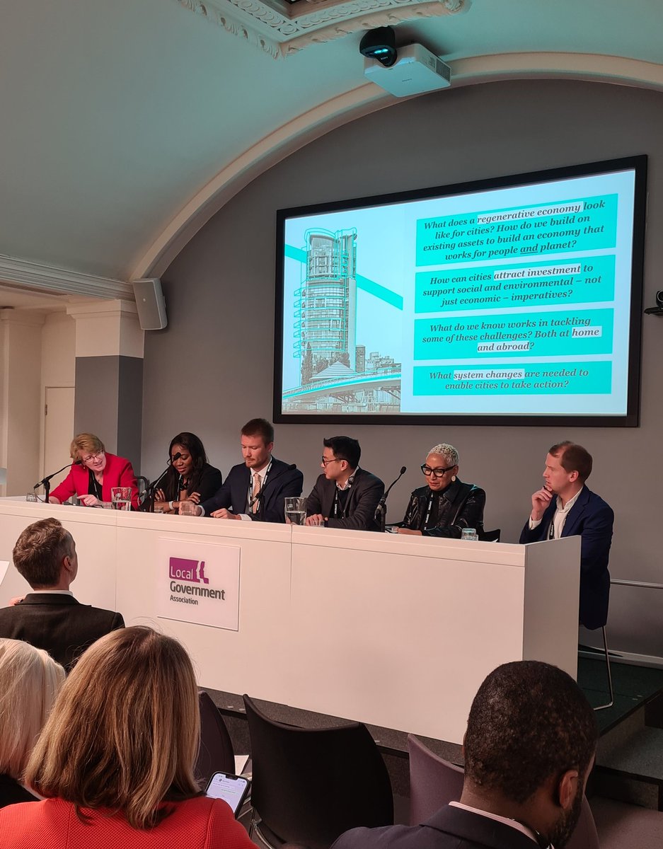 Let's rethink cities as places of resilience and opportunity factories! At the #UrbanSummit, @NatWei shares the intriguing concept of Liquid cities. Can we use pliable spaces like carparks to experiment with new ideas without high risk? #UKUrbanFutures @LGAcomms #urbansummit