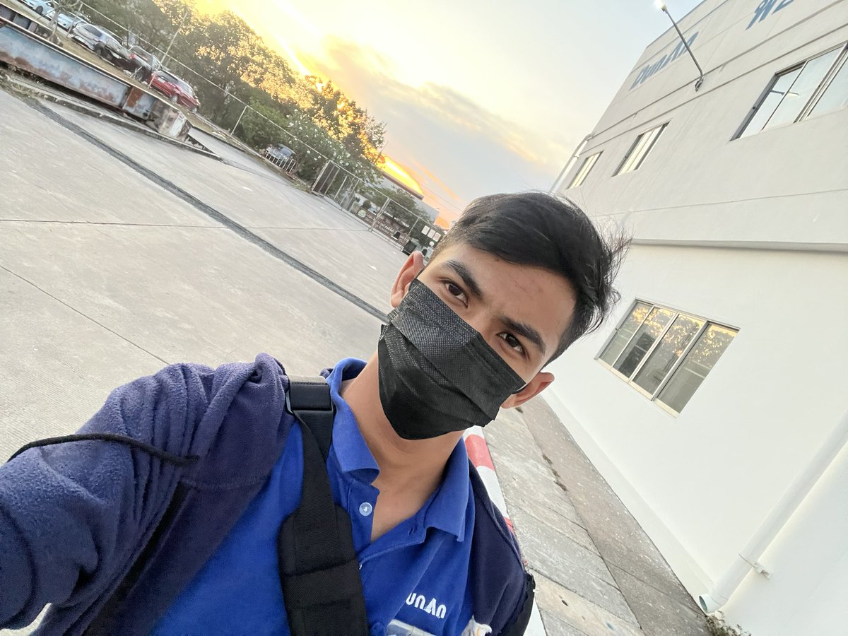 cyp_spr's tweet photo. ข้ามไปเลิกงานได้ไหม… https://t.co/Q7b1pdX4KU