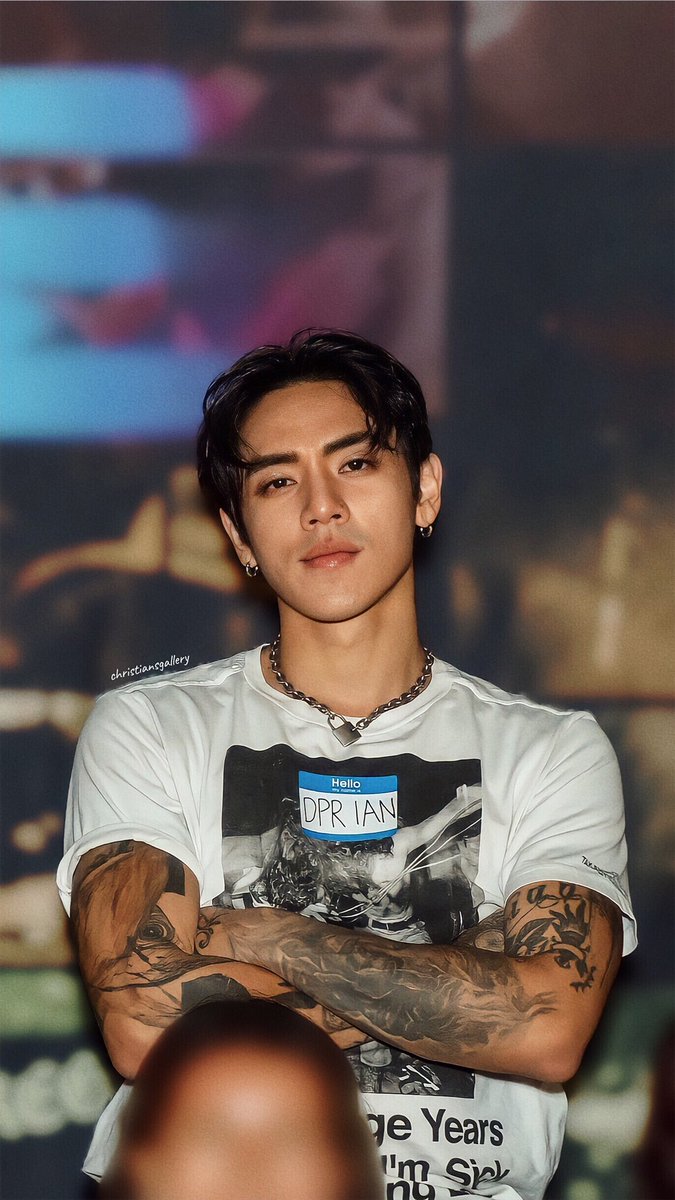 christiansgallery tweet media