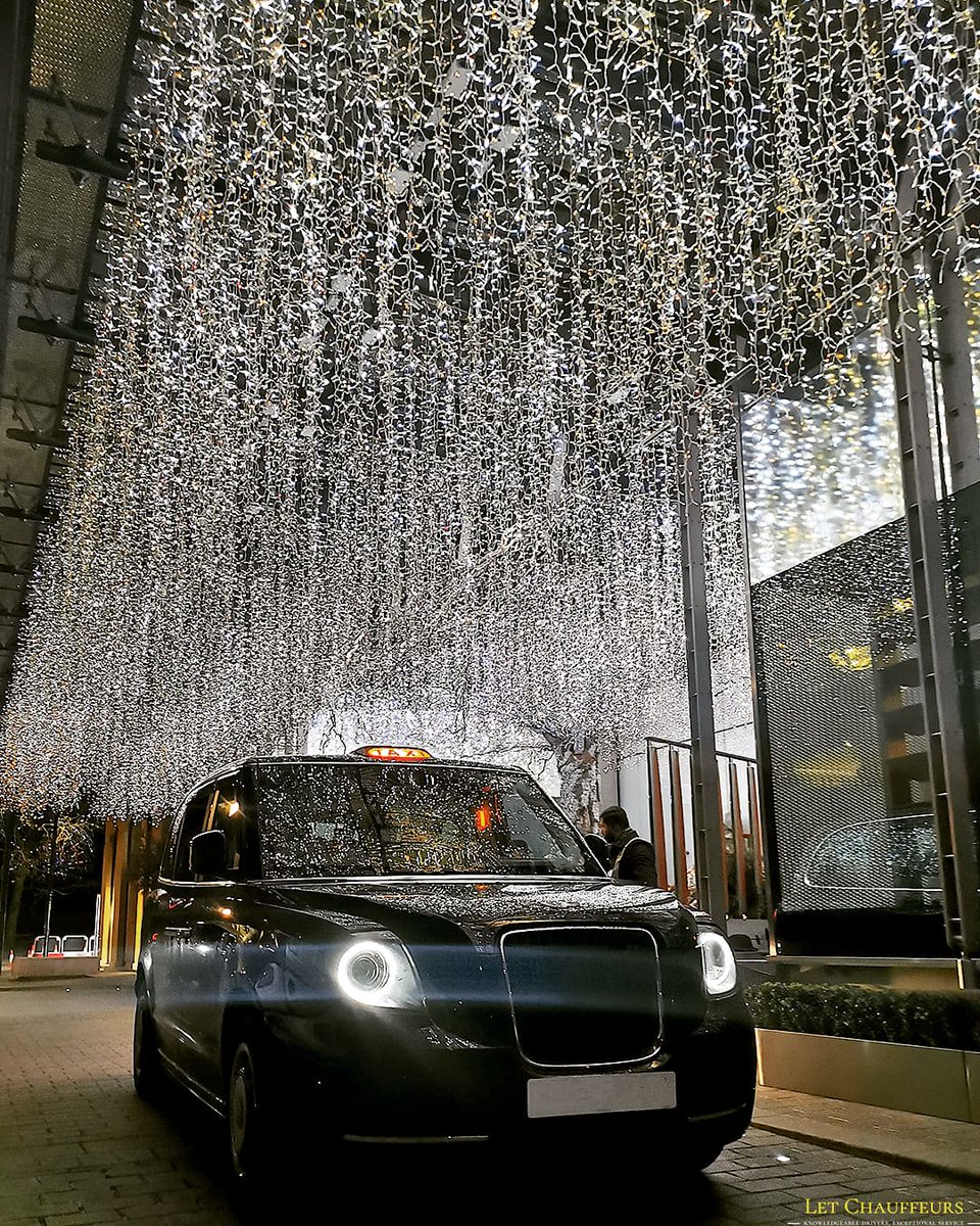 LETChauffeurs's tweet photo. LEVC celebrates 10,000 taxis
https://t.co/Ze1vGwOoIa

#LondonElectricTaxi

#chauffeur #london #londres #electrictaxi #blackcab #Mayfair #knightsbridge #taxi #theberkeley #tfl #londonchauffeur #travel
#タクシー  #لندن #LondonHotel https://t.co/OPAig5GX9h
