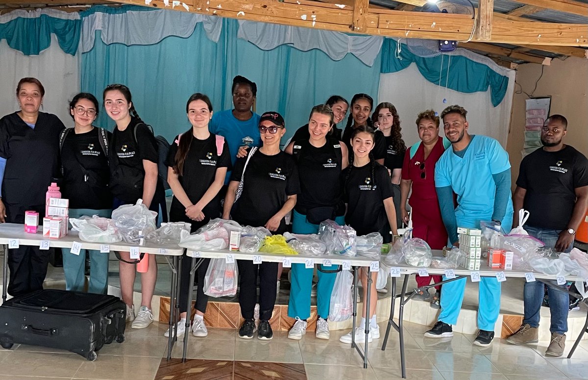 MsENicoletti's tweet photo. Door to door Medical clinics in San Joaquin Dominican Republic. Thank you to HNMCS students for their generosity and helping hands especially for the wheelchair &amp; walker donations! @HNMCS @MsENicoletti https://t.co/xIvekUuDPC