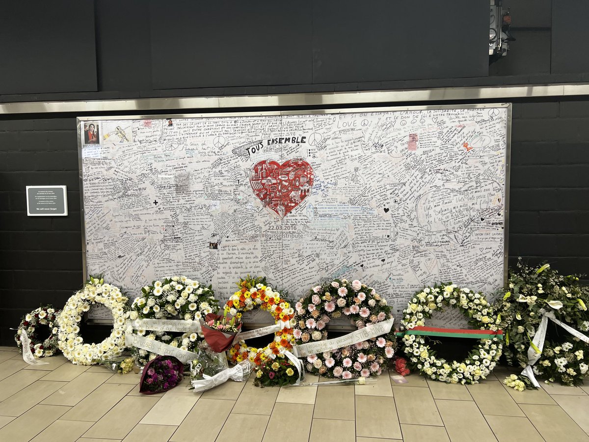 Brussels, Maelbeek metro station. 7th anniversary of the terrorist attack. With our offices so close by, I will never forget that terrible day. My thoughts are with the families and friends of the 32 victims of the tragedy, @ Maelbeek and at the airport 🌿🇪🇺⁦<a href="/europanostra/">Europa Nostra</a>⁩