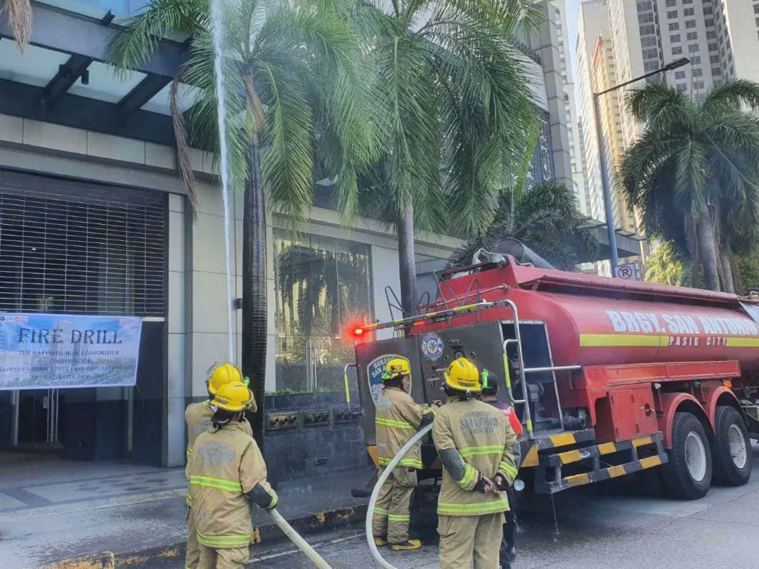 bsapasig's tweet photo. TINGNAN: Nagsagawa ng Fire & Evacuation Drill ang @bsapasig DRRM at BFP sa Sapphire Bloc. π¨π»βππ Maraming salamat sa inyong active participation, muli tayong nakapagdaos ng disaster preparedness activity sa ating komunidad. π€π»
#BSAFireDrill #BidaAngHandaBSA #TuloyAngSerbisyoBSA https://t.co/RbGSlCFIix