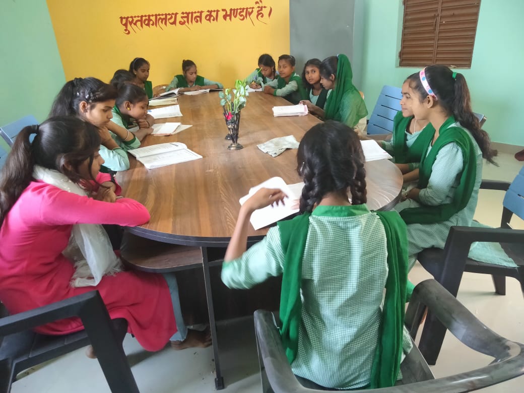 dcjamtara's tweet image. Wednesday Guidance Classes at 118 #CommunityLibraries of #Jamtara. 
@faiz_IAS
@HemantSorenJMM 
@EduMinOfIndia