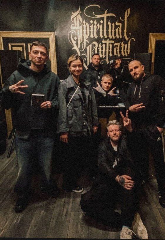 вано на концерт заскочил, нашел в своем графике время.