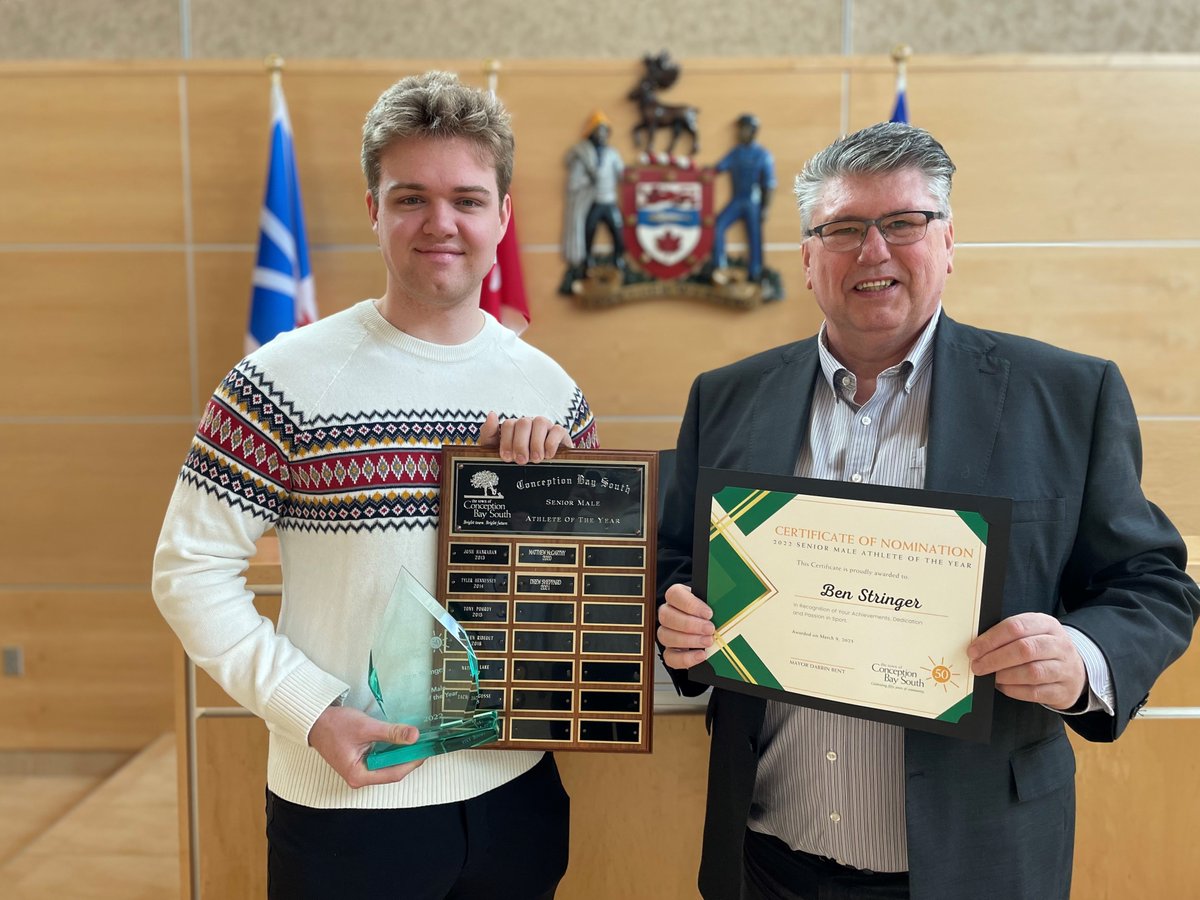 TownofCBS's tweet image. Yesterday, Mayor Darrin Bent had the pleasure of presenting Ben Stringer with the 2022 Senior Male Athlete of the Year Award.  Congratulations, Ben! 🎉