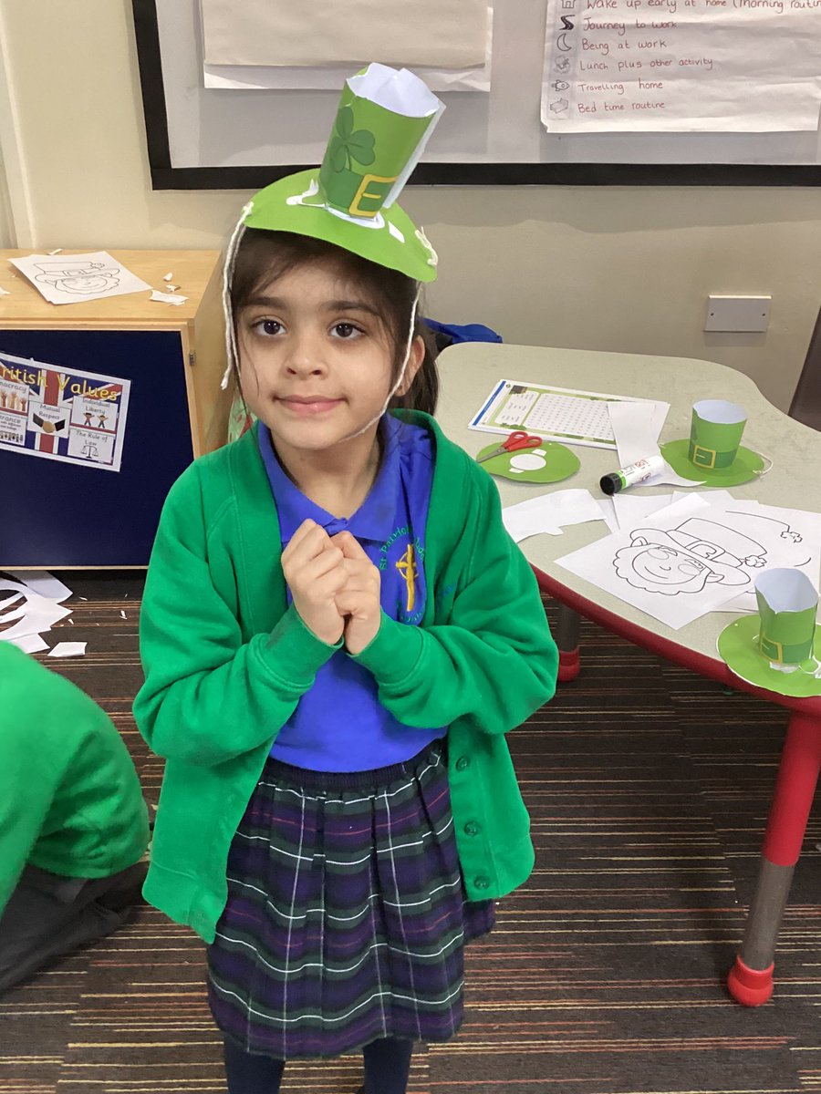 STPClass12HH's tweet image. A fun packed great afternoon making hats and masks #StPatrickDay @stpatsrochdale @STOC_CAT