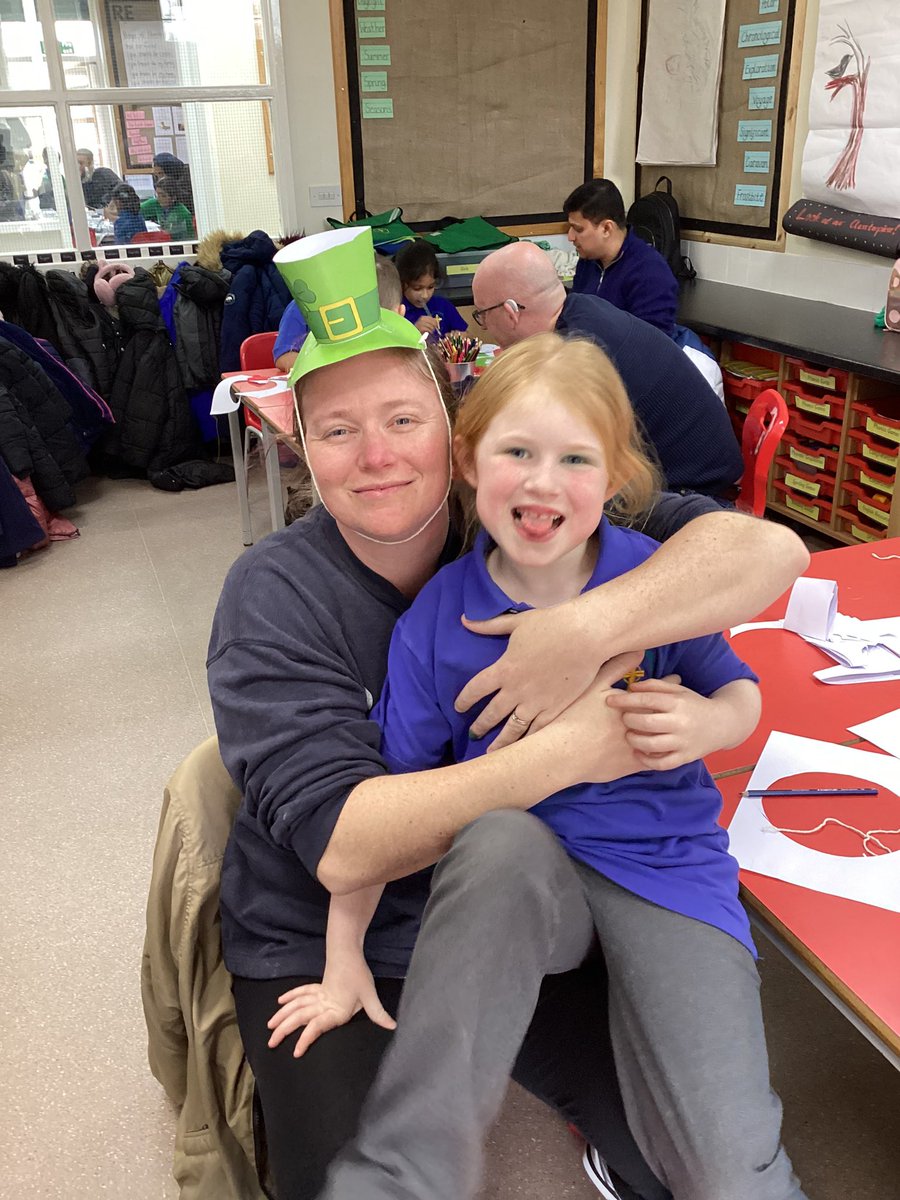 STPClass12HH's tweet image. A fun packed great afternoon making hats and masks #StPatrickDay @stpatsrochdale @STOC_CAT