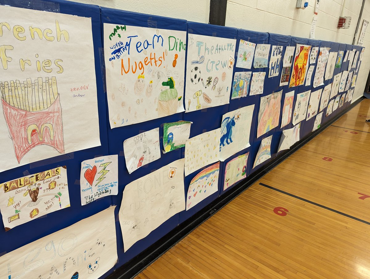 coach_kirk1's tweet photo. Annual Disk Slam Tournament off to a good start! All the students posters are coming along great! #LearningatGR https://t.co/0I98PPGW67