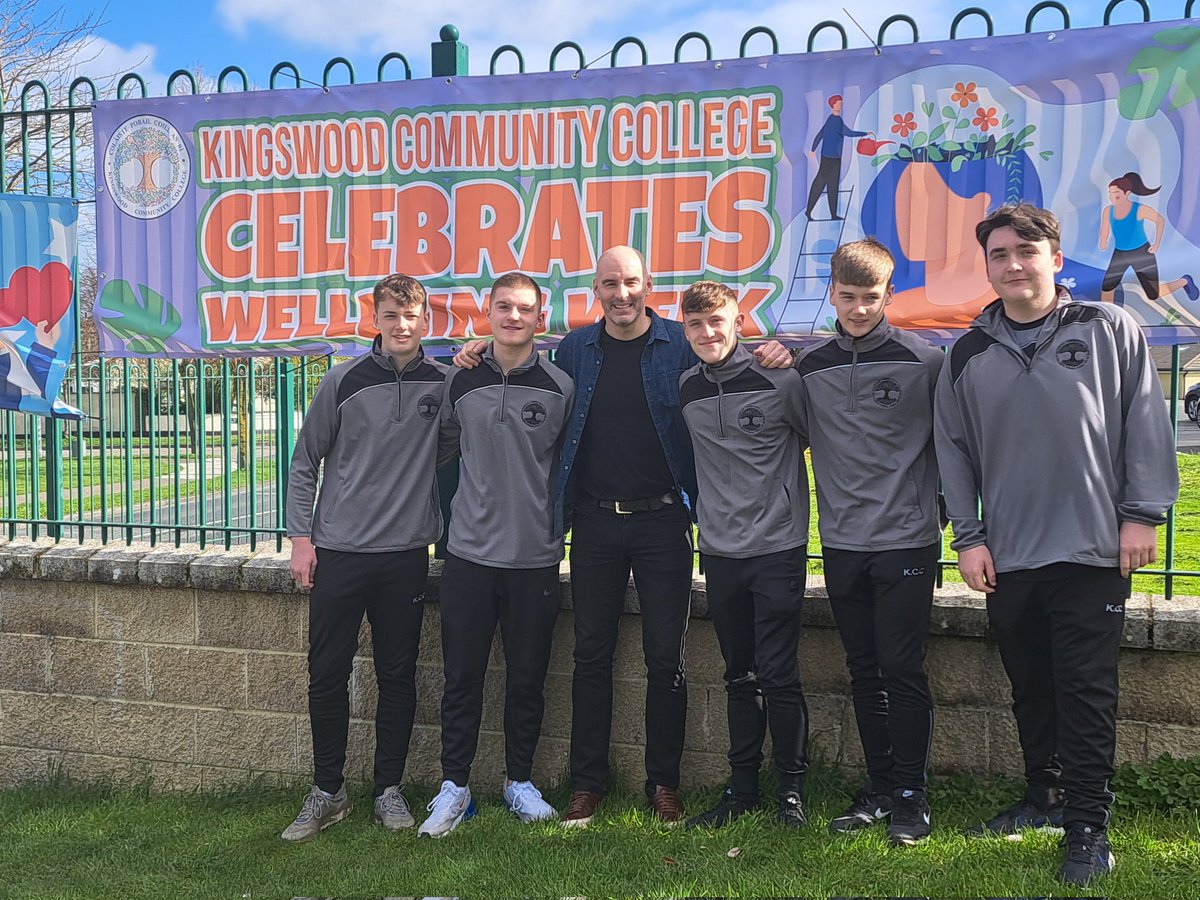OideRachel's tweet photo. Great talk given @Kingswoodcc16 today to our senior boys. Given by @RichieSadlier . Students got to listen and ask questions. https://t.co/XLgIU8ViCC