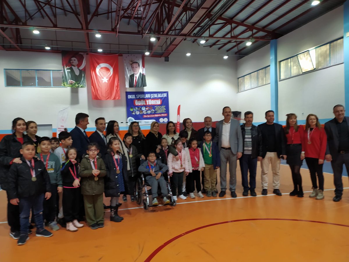 Dünya Down Sendromu Farkındalık Günü' ne binaen etkinlik gerçekleştirdik. Öğrencilerimizin mutluluğu bizi de mutlu etti.