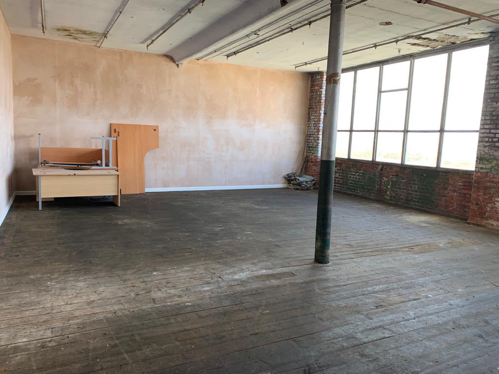 SpinnersMill's tweet photo. The sun is shining today !
Thank you to Spinners Mill amazing volunteers who have cleared and made ready space for our new Veterans Hub.
Get in touch to find out more about volunteering opportunities across arts, heritage, education and green spaces. https://t.co/CXoMrsdqDk