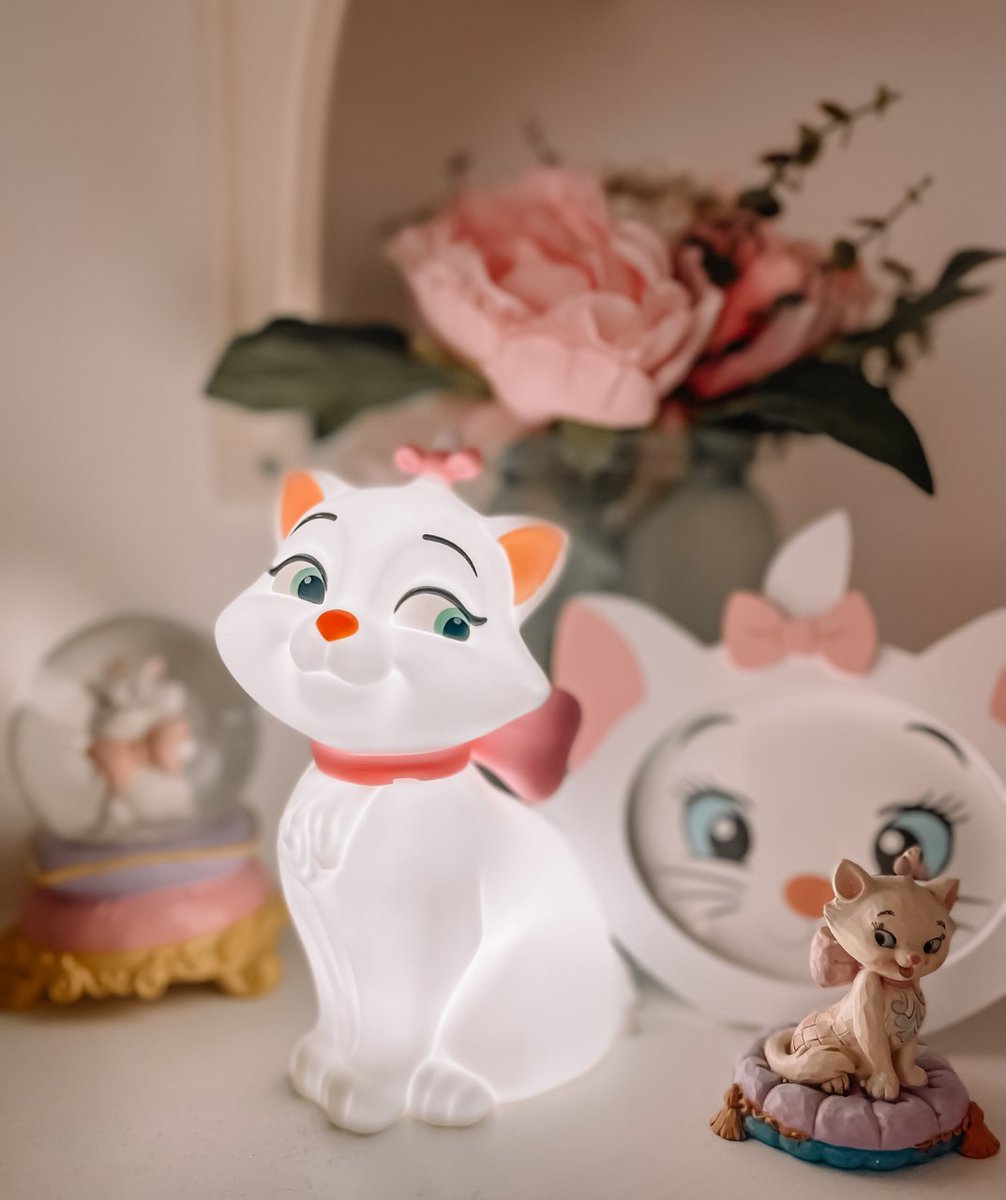"Ladies don't start fights. But they can finish them!"

Light up your living space with this puuuurrrrrfect #TheAristocats Marie Lamp! Available now on our website 💗

Get yours today, its the cat's meow! 🐱
>> bit.ly/42nC91L

📸 'girlwiththelonghair'