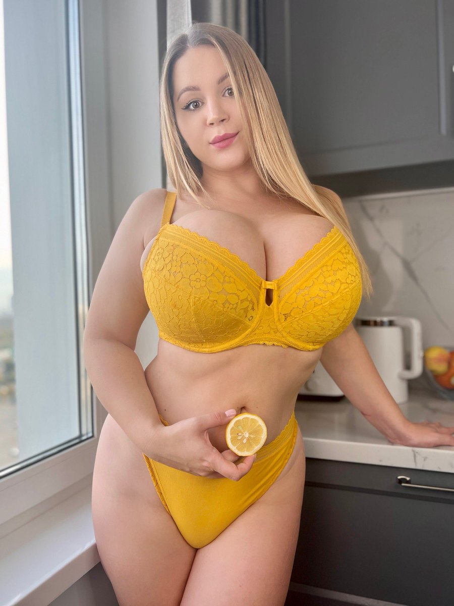 Holly Garner 🍭Fansly 💙 on Twitter "Hi! Say it back😏"
