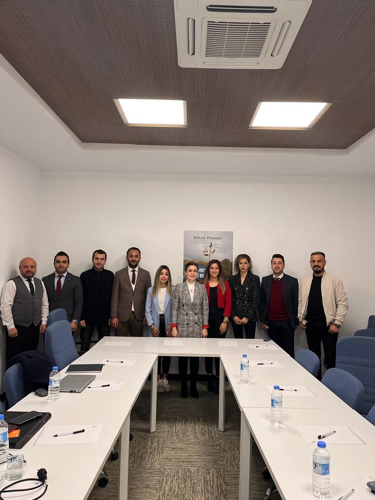YasemenCaliskan's tweet photo. "Takım Performansını Yönetmek" Uygulamalı Atölye Çalışmamız tamamlandı.

🎯 Katılımcılarımıza performansları nedeniyle teşekkür eder, başarılar dileriz.

📖 Eğitimlerimizde amaca ulaşmak için uygulamalı atölye çalışması yapıyoruz. 
.

#uygulamalıatölye #kurumsalgelisim https://t.co/OWoGYwXYRa