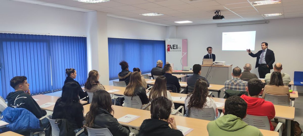 aeibajocinca's tweet photo. Desde la Intersectorial hemos organizado el CICLO COFFEE BREAK - NETWORKING 𝐒𝐄𝐑 𝐀𝐃𝐌𝐈𝐍𝐈𝐒𝐓𝐑𝐀𝐃𝐎𝐑 𝐃𝐄 𝐔𝐍𝐀 𝐒𝐎𝐂𝐈𝐄𝐃𝐀𝐃 en el Centro de Emprendimiento de Mequinenza #RedArce https://t.co/5mM0nQcUJ4