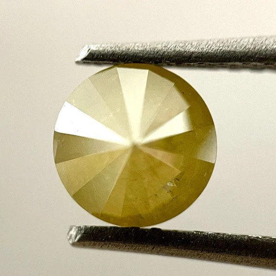 AvellinnoJewels's tweet image. 1.27 Carat Natural Round Brilliant Cut Rustic Diamond For Antique Diamond Ring💍💍
avellinno.com/products/1-27-…

#rusticdiamond #roundbrilliantcut #naturaldiamond #loosediamond #fancycolordiamond #yellowcolordiamond #facetedcutdiamond #diamondstone #rosecutdiamond #roundrosecut