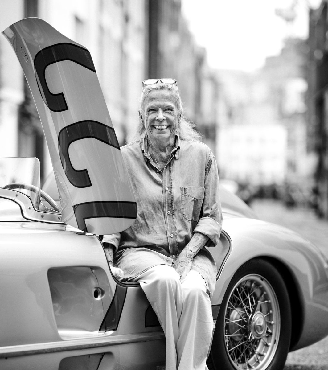 We are deeply saddened by the passing of Lady Susie Moss, beloved wife of late Sir Stirling. They were the ultimate driver and co-pilot, as she used to say. The driving force behind the racer will be forever missed with her love and warmth. Our love goes out to the Moss family ❤️