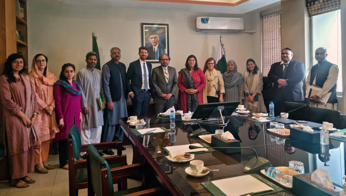 teachforpak's tweet photo. We are excited to launch our research study w/ @TeachForAll to gauge Fellows’ impact on student outcomes and partner w/ @EduMinistryPK to institutionalize educational reforms. Thank you, Mr @waseemajmalch, for championing the efforts to enhance whole-child development! https://t.co/PZXk5HZMn0