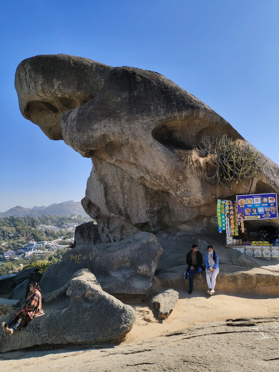 arvinarora's tweet photo. @my_rajasthan 
@RajGovOfficial
Recently I visited Mount Abu and visited many places of tourist interest. When I visited Toad Rock, I was dismayed to find a Tea and snacks vendor had occupied a corner of Toad Rock itself and destroyed the Beauty of the place. Don't know how admini https://t.co/YfDflXzSaD
