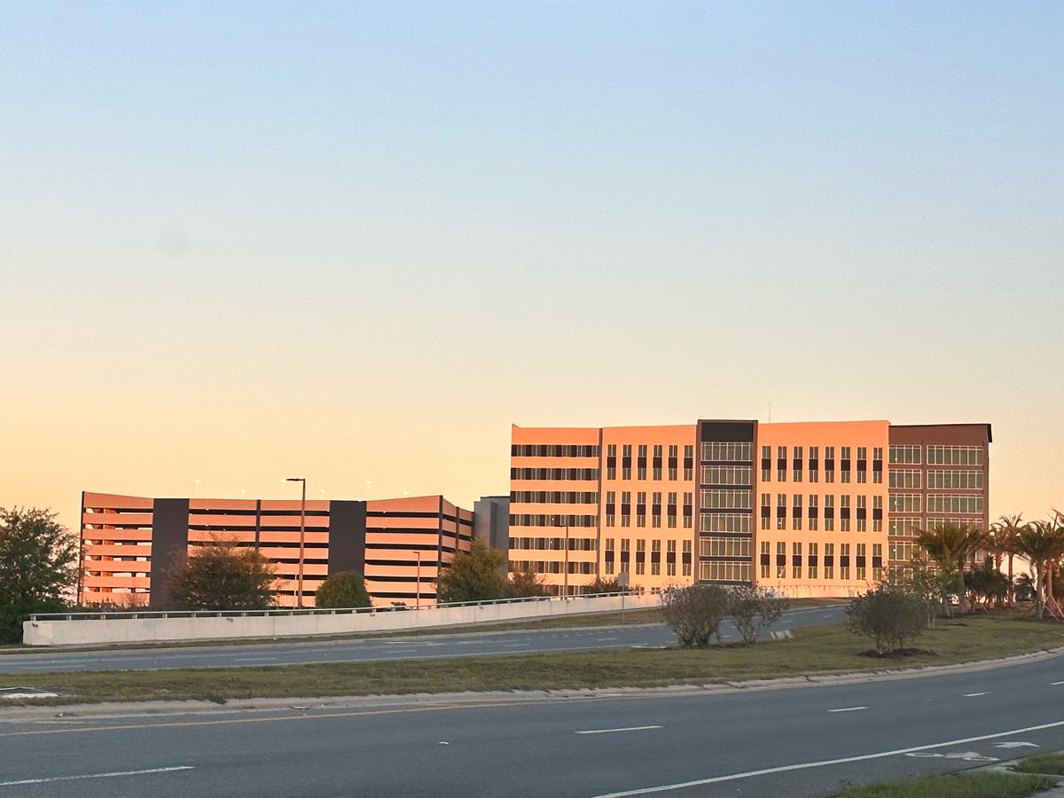 Our beautiful City Center at O-Town West reflecting this morning's sunrise ⛅☕

#PlacesThatEndure #BuildingWithPassion #Unicorp #Morning #Update #Construction #Progress #CityCenter #OTown #OTownWest #ComingSoon #VisitOrlando