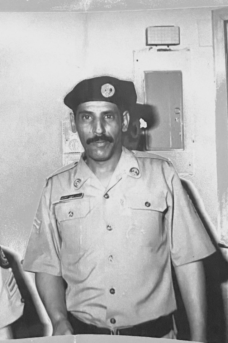 BinSulamaan's tweet photo. برجس بن حمود بن عميد العواجي الجعفري العنزي رحمة الله 

ولد في ضواحي #تيماء عام  ١٣٨٠هـ، عمل في قطاع الأمن العام في #سكاكا لمدة ٢٨ عام وتوفي في بيضاء النثيل عام ١٤٤٤هـ https://t.co/4tW4l60Mi0
