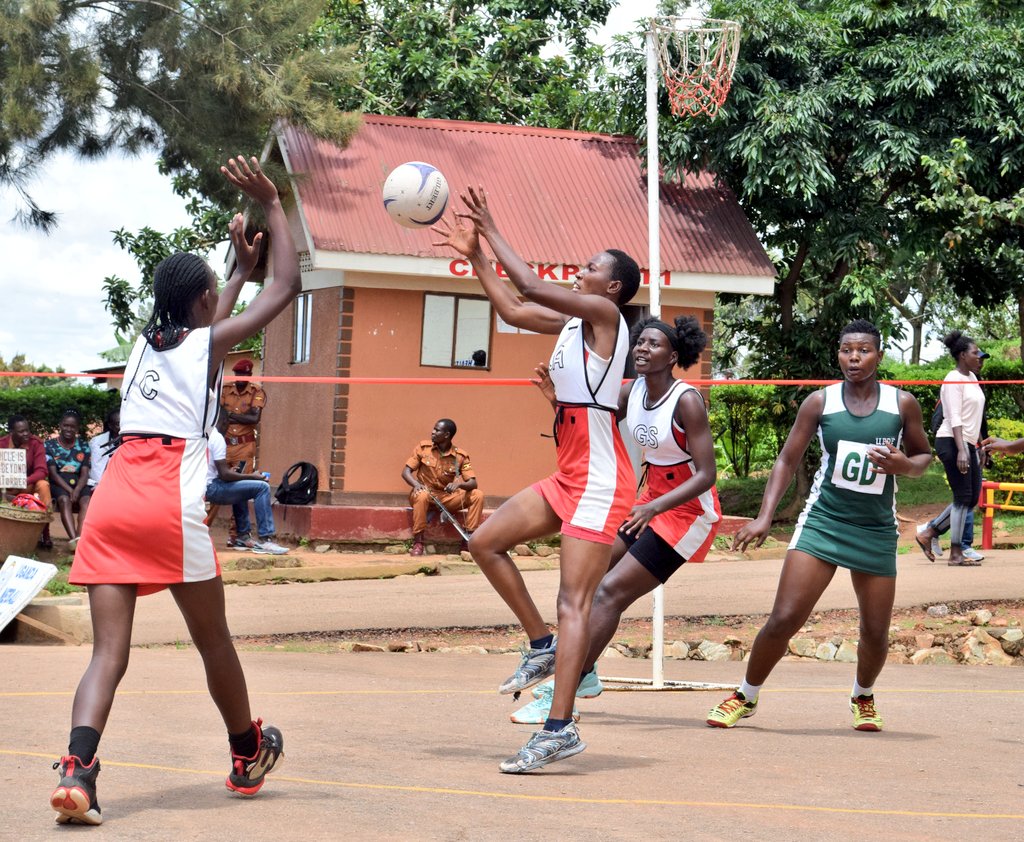 NetballUpdates1's tweet photo. #MatchDay #WednesdayAction #LuziraPrison
#MatchOne
UPDF 60-44 Busia Greater Lions
Q1: 12-11
Q2: 28-23
Q3: 44-35
Q4: 60-44
#UNSL | #Shecranes256 | #UNF256
@kayiirajackson @shecranes256 @thecreedsport @NBSportUg @VBugerere https://t.co/TwjLojgBsC