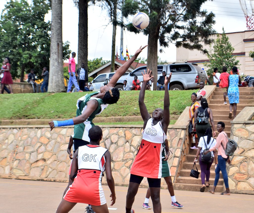 NetballUpdates1's tweet photo. #MatchDay #WednesdayAction #LuziraPrison
#MatchOne
UPDF 60-44 Busia Greater Lions
Q1: 12-11
Q2: 28-23
Q3: 44-35
Q4: 60-44
#UNSL | #Shecranes256 | #UNF256
@kayiirajackson @shecranes256 @thecreedsport @NBSportUg @VBugerere https://t.co/TwjLojgBsC