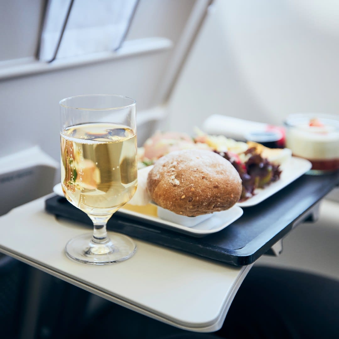 "Get ready to travel in style! ✈️💺 

Want to upgrade your economy travel experience without breaking the bank? 

Check out these airlines with the most luxurious economy seats! 🌟 

bit.ly/3Trk4Mb

#LuxuryTravel #AirlineComfort #TravelTips