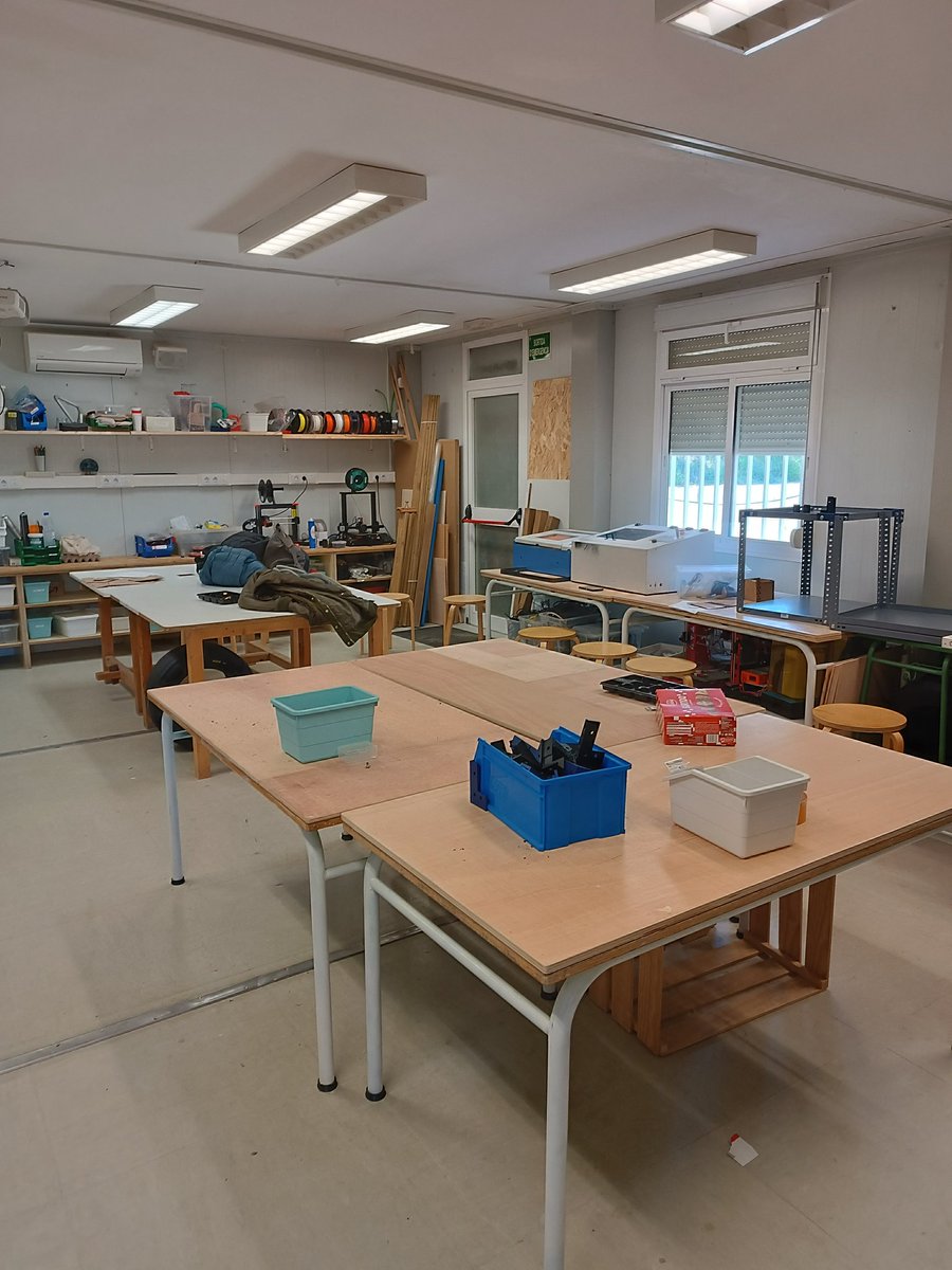 CRPVOII's tweet photo. Equitat i orientació a través del programa d'innovació #STEAMcat
#trobadaterritorial #Canovelles #aulamaker @escolajoanmiro @InnovacioE @pompeuparets @santvimollet @gentmogent https://t.co/URKff1BNkg